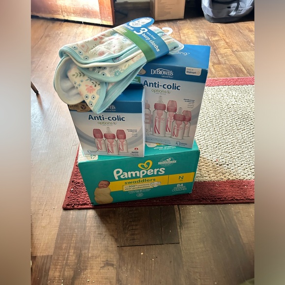 Babygirl bundle - Picture 1 of 4